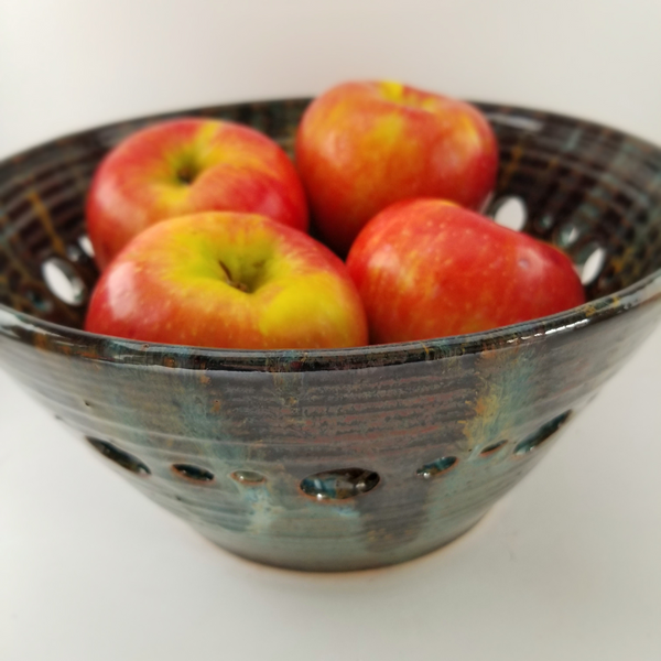 Spiral bowl tilted view, little j studio, handmade portland pottery